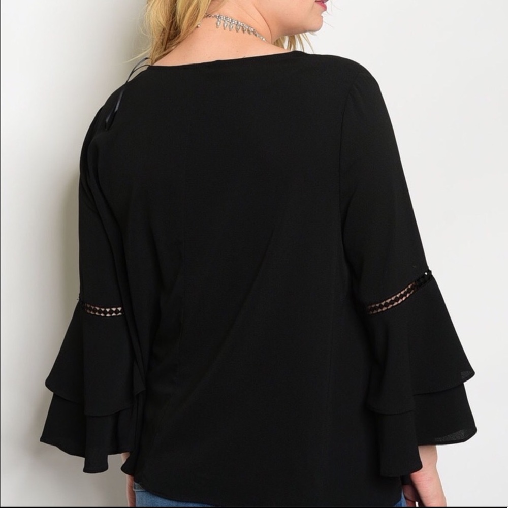Blouse Black V Neck Crochet Detail Plus Size 1XL - Picture 3 of 3